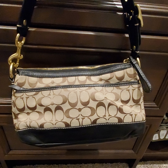 Beautiful brown & black Coach Handbag - Picture 5 of 7